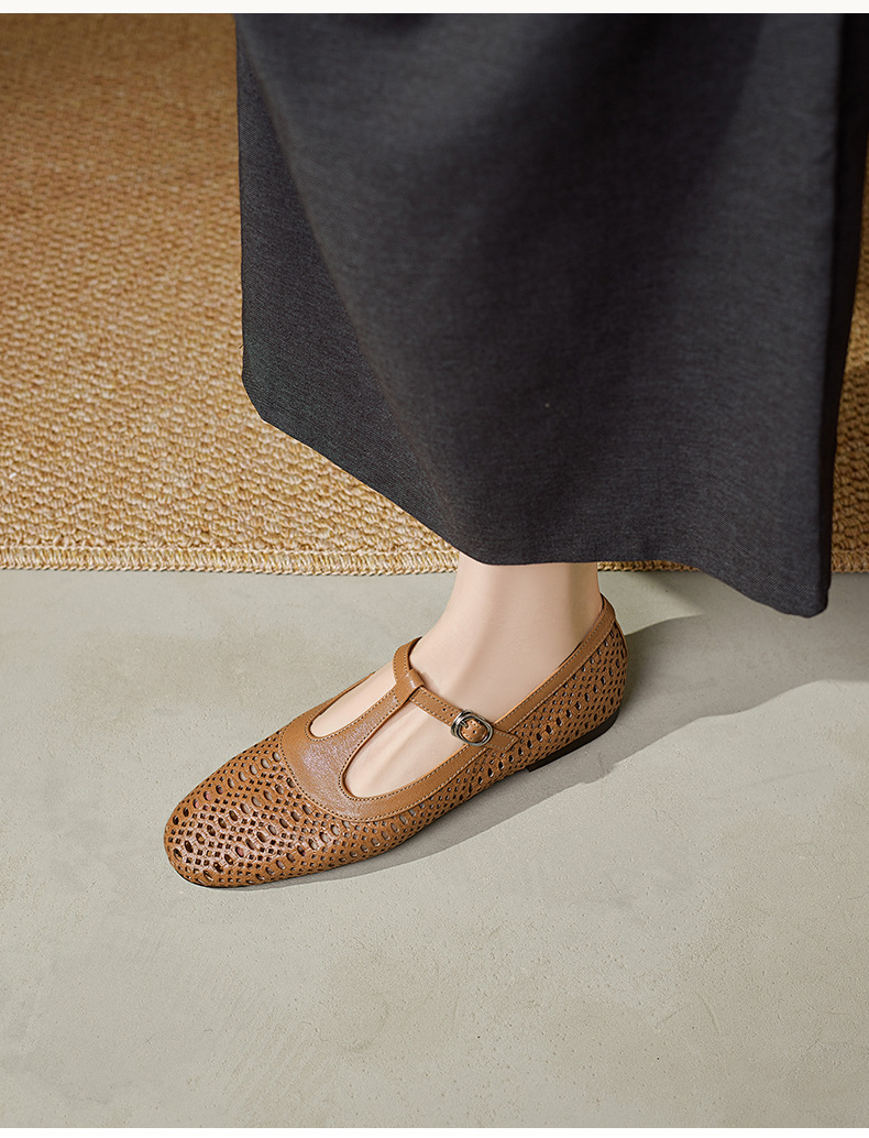 Sandal nữ da cừu đế bệt quai chữ T mũi kín hở lỗ thoáng khí — Màu caramel chi tiết 11