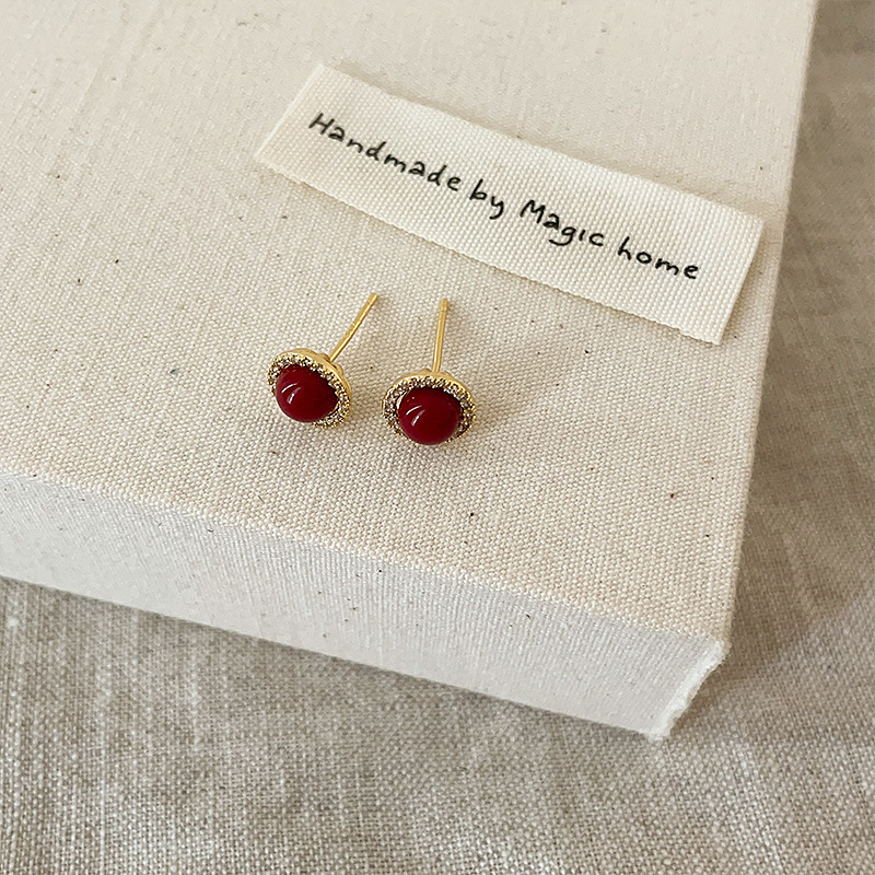 Small retro elegant fashionable earrings with zircon from pearl