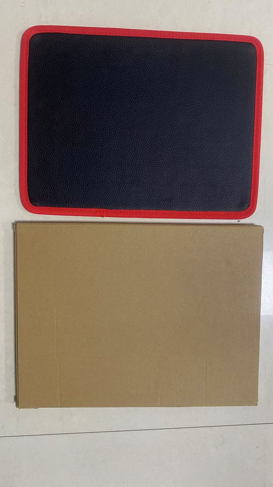 Tablero de cuero rojo grande