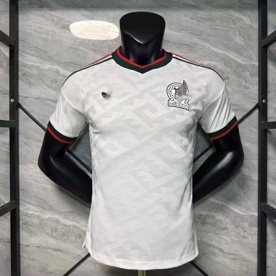 Camiseta de Uniforme de Fútbol Temporada 2526, Versión Jugador del Real Madrid, Edición Especial Selección Nacional, Versión Aficionado, La Liga