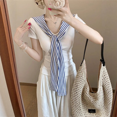 羊城故事 白色条纹披肩v领短袖t恤女2025新款减龄别致修身上衣