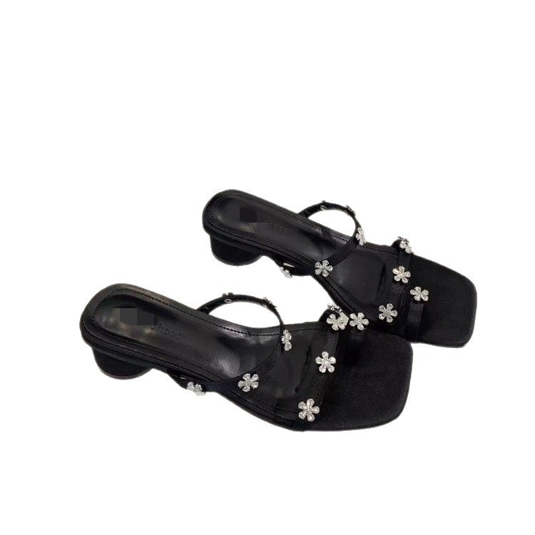 Sandalias de diamante de hadas francesas para mujeres de verano 2026 tacones gruesos desnudos de dama hermoso temperamento con zapatillas frías image 5