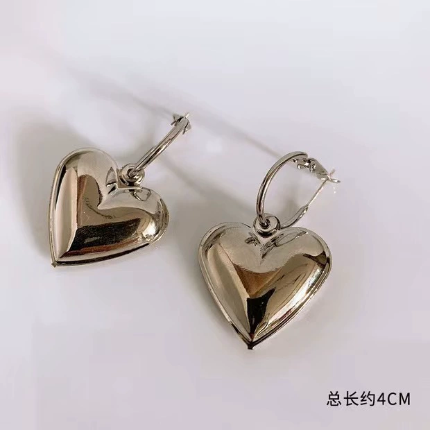 Серьги серии H, стиль инфлюенсеров, лёгкие 0,003 кг, различные дизайны (шипы, подвески, кольца)