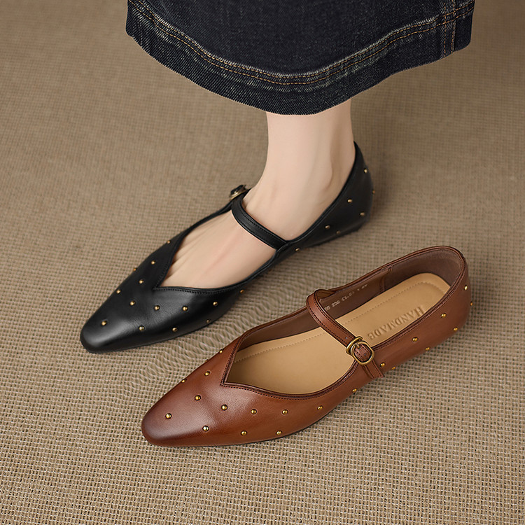 Leather retro Mary Jane shoes square toe with a strap with studs…
