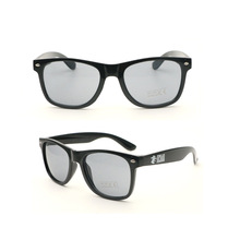 眼镜批发定制促销米钉塑料太阳眼镜可定制镜片颜色