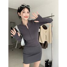 辣妹纯欲拉链半高领打底保暖连衣裙长袖女秋冬修身紧身包臀小妈裙