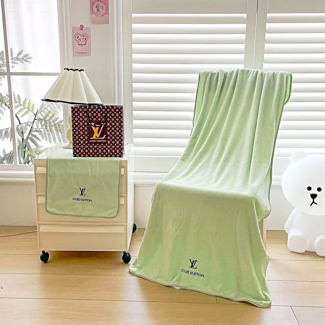 Louis Vuitton Embroidered Logo Towel Set (Set of 2) Light Green