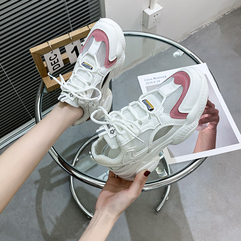 2025 nuevas zapatillas de entrenamiento antideslizantes de montaña de acondicionamiento de suela suave amortiguadora de malla transpirable zapatos de carreras zapatos de mujer zapatos de viaje