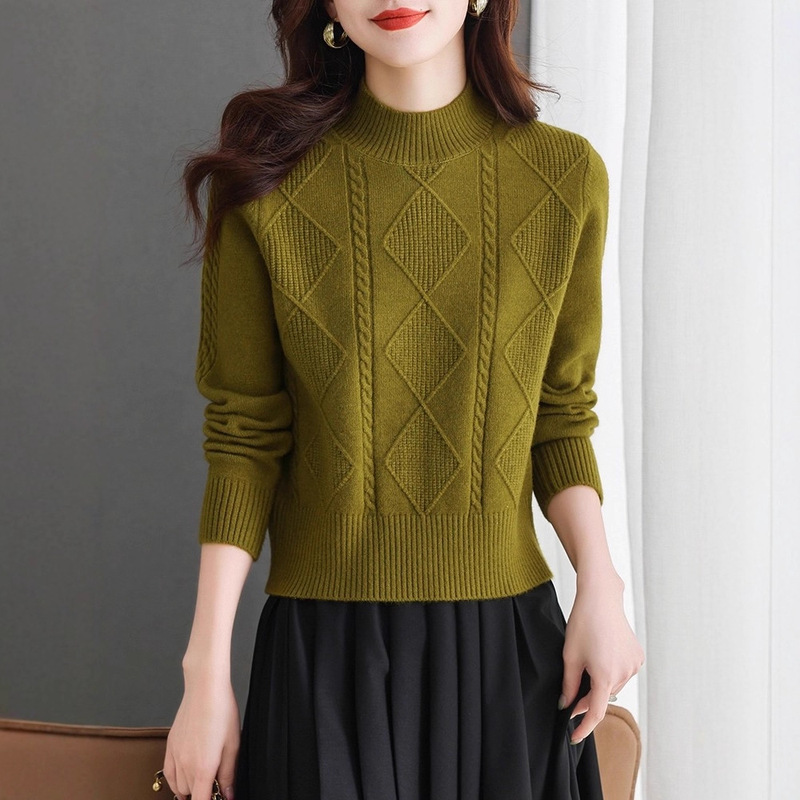 Fashionable Half-High Collar Wool Sweater for Petite Women, 2025 Autumn and Winter New Popular High-Waisted Short Base Sweater
