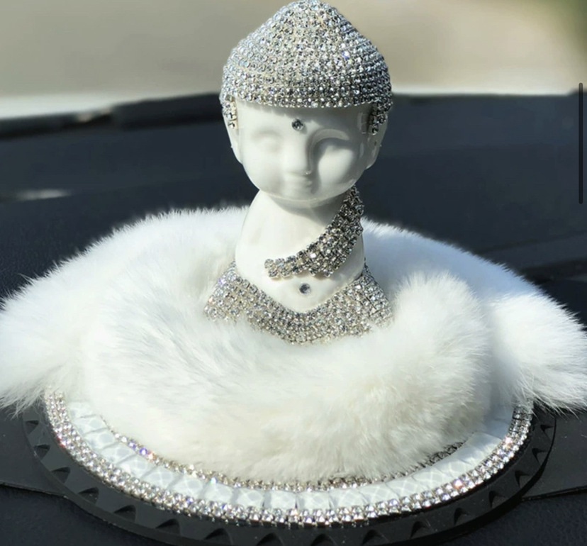 Ocean Girl accesorios de automóviles colchón de plumas rojas en línea pequeño libro rojo recomienda la corona de accesorios de automóviles decoración interior del automóvil