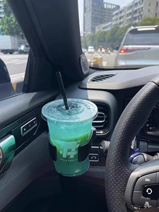 Car-mounted cup holder for milk tea and beverages, air conditioning vent ashtray holder