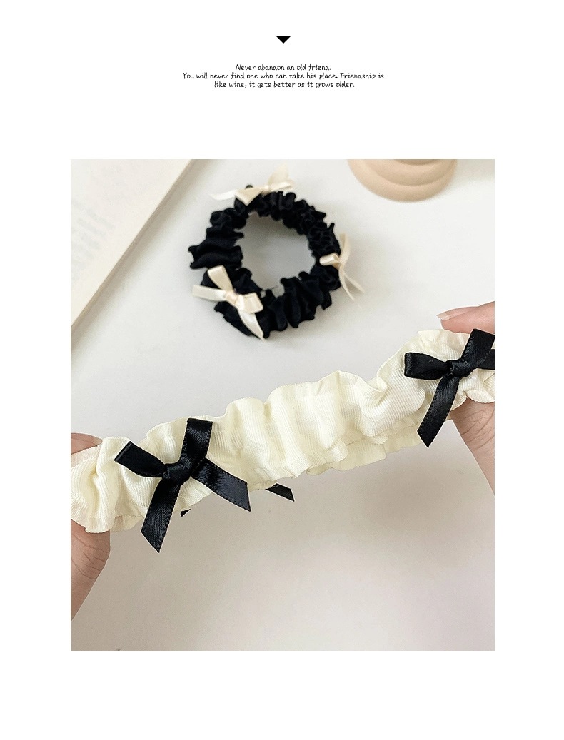 black and white pleated scrunchie