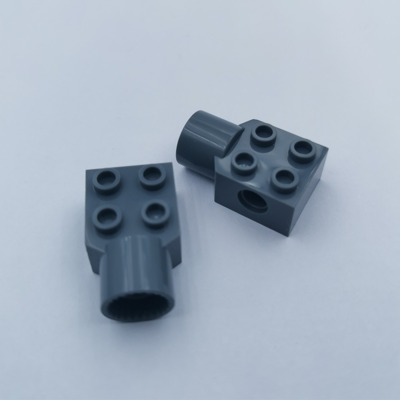 Темно -серой