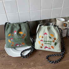 可爱尼龙斜挎手机包百搭多巴胺休闲小包旅行收纳包卡通刺绣亲子包