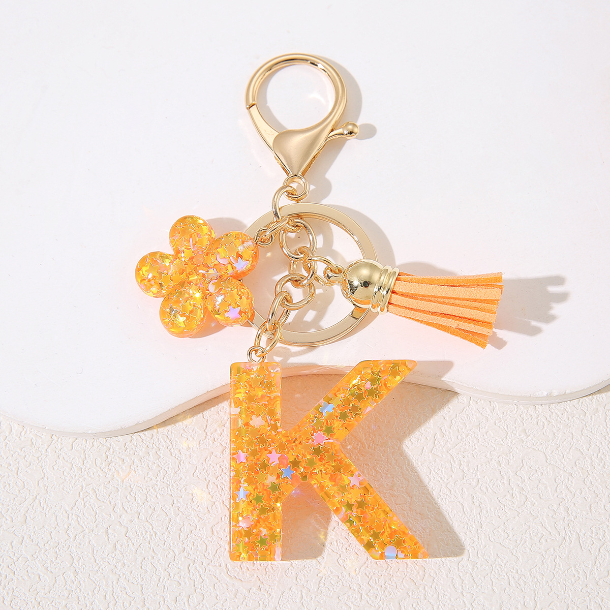 Transfronterizo 26 letras de resina de tazas Stanley cadena de llaveras letras naranjas cadena adorable joyas colgantes