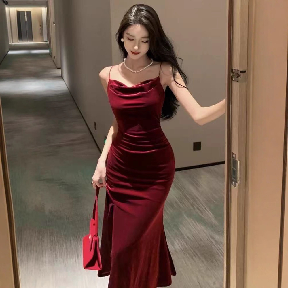 High-End French Gold Velvet Suspender Dress for Women in Autumn and Winter Sexy Tight Fishtail Long Skirt Slit Hip-Hugging Dress