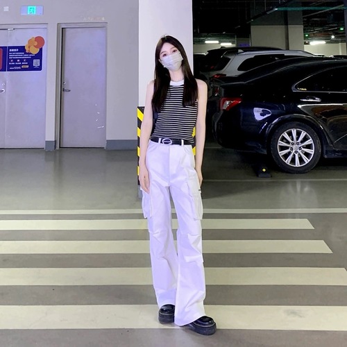 Korean simple, versatile and high-end contrasting striped halter neck sweater, new slim fit, slimming and age-reducing vest top