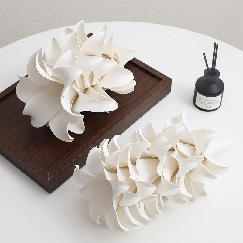 Artificial EVA lily flower heads for wedding ceiling decoration, white decorative flowers, popular on Xiaohongshu, crystal wedding hall Artificial EVA lily flower heads for wedding ceiling decoration, white decorative flowers, popular on Xiaohongshu, crystal wedding hall