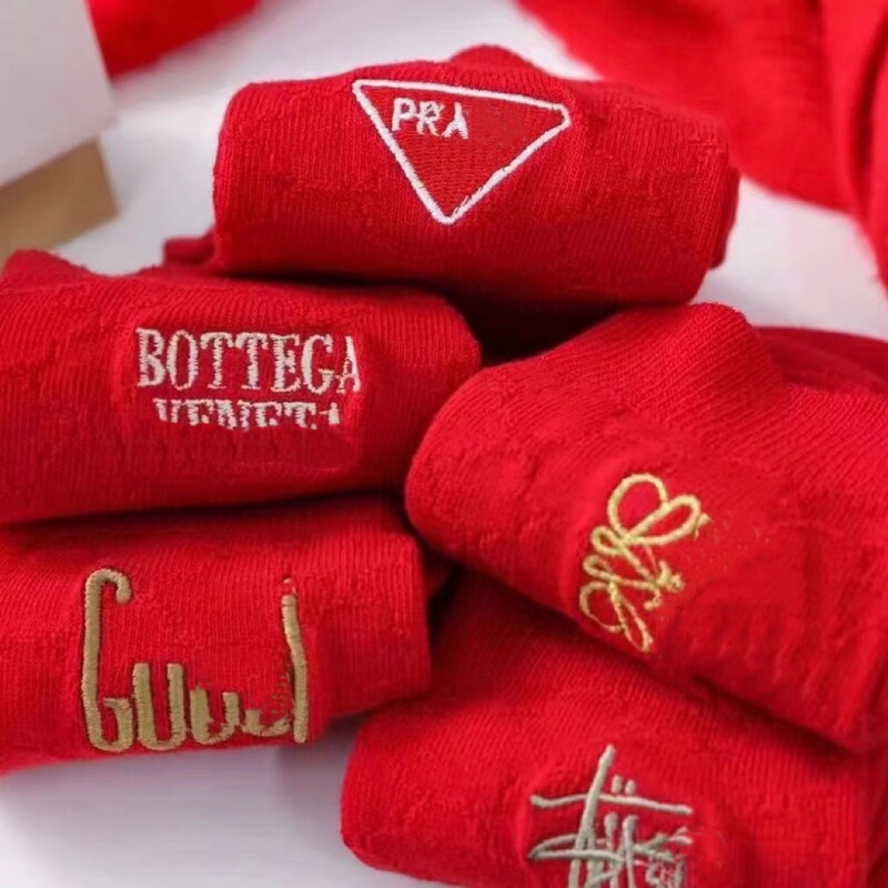 Autumn and Winter New Year Red Embroidered Trendy Brand High Quality Mid-barrel Socks Three-dimensional Festive Atmosphere Female