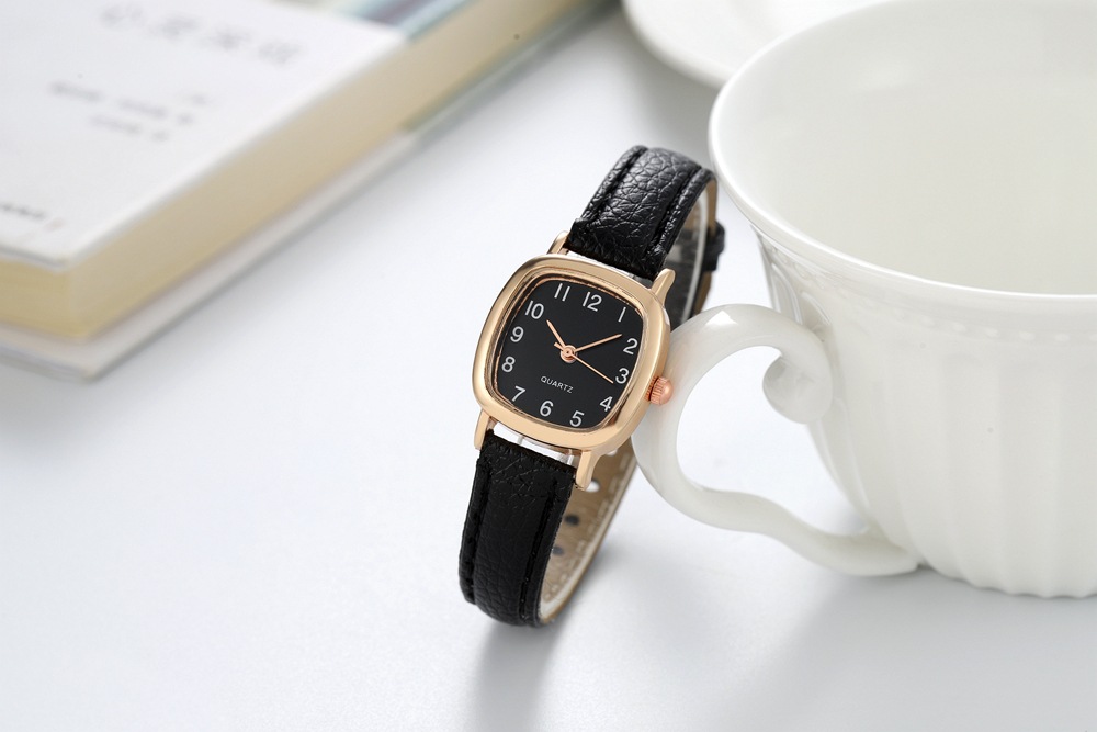 Pinduoduo alloy belt quartz square small dial fashionable women's minimalist digital time watch_voghion.com