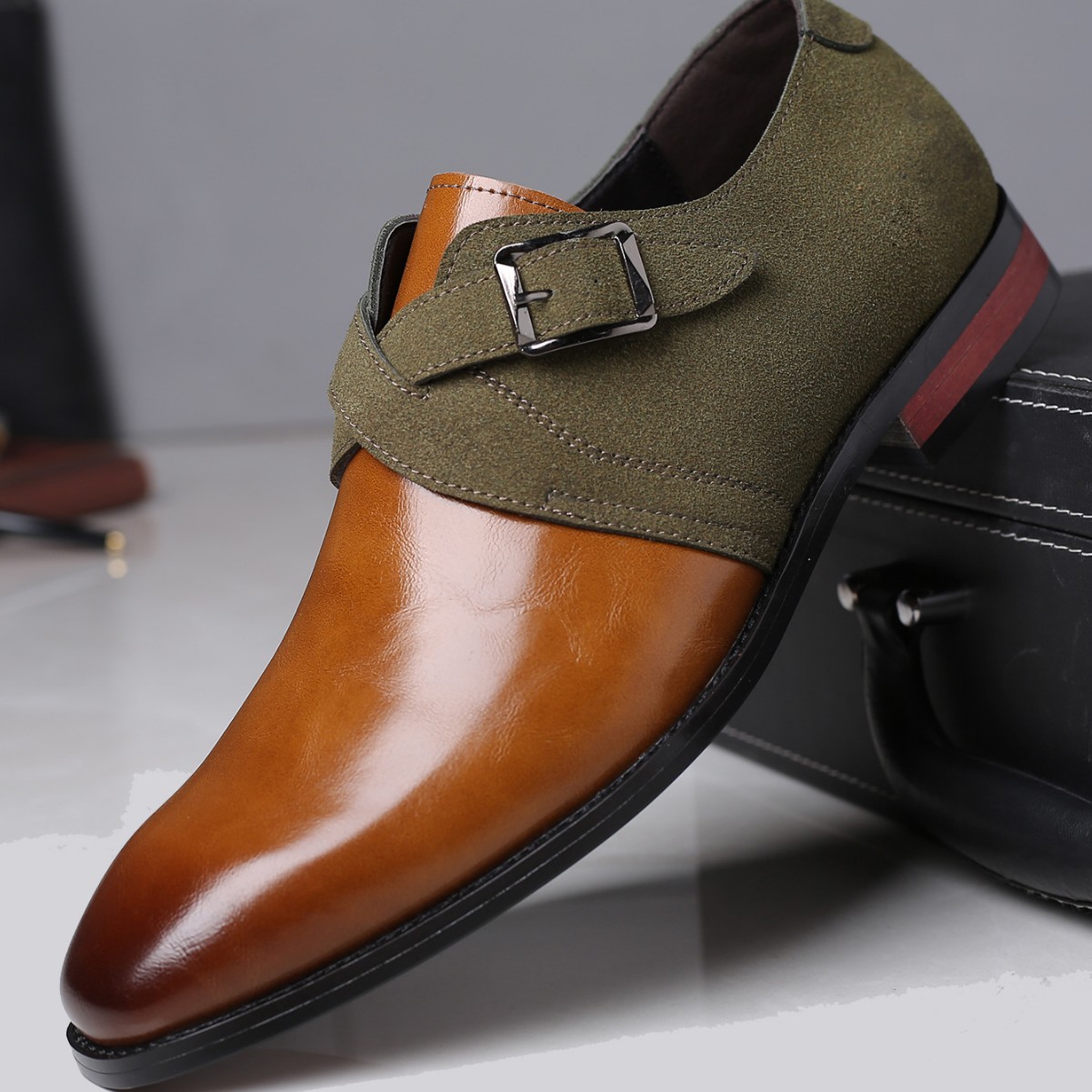 商务休闲男士英伦尖头搭扣皮鞋 商务通勤办公男鞋 男士正装鞋