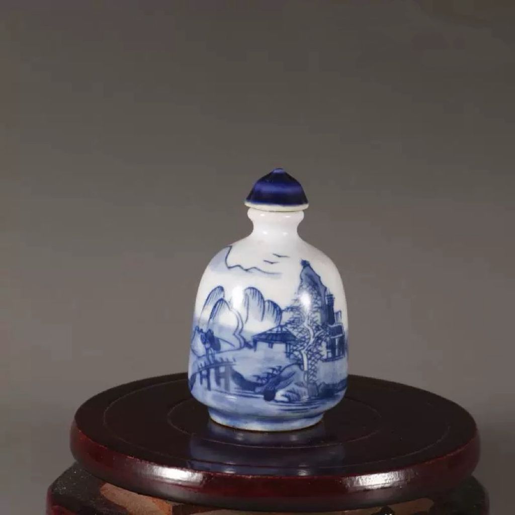 清康熙叶子款手绘青花鼻烟壶仿古做旧玩玉小把件多宝阁博古架摆件