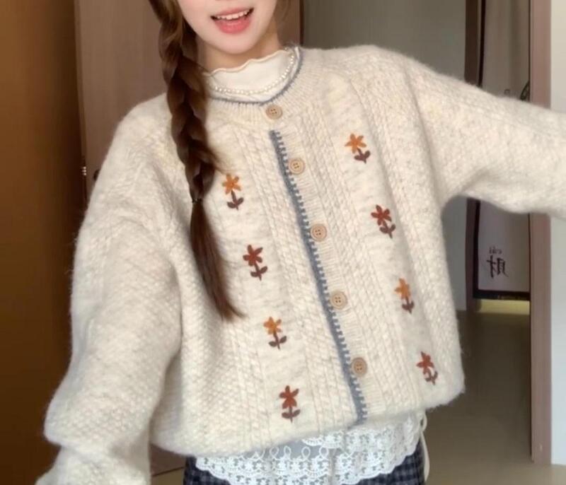 日系软糯绣花洋气圆领长袖针织衫外套女春秋款爆款时尚毛衣女开衫|undefined