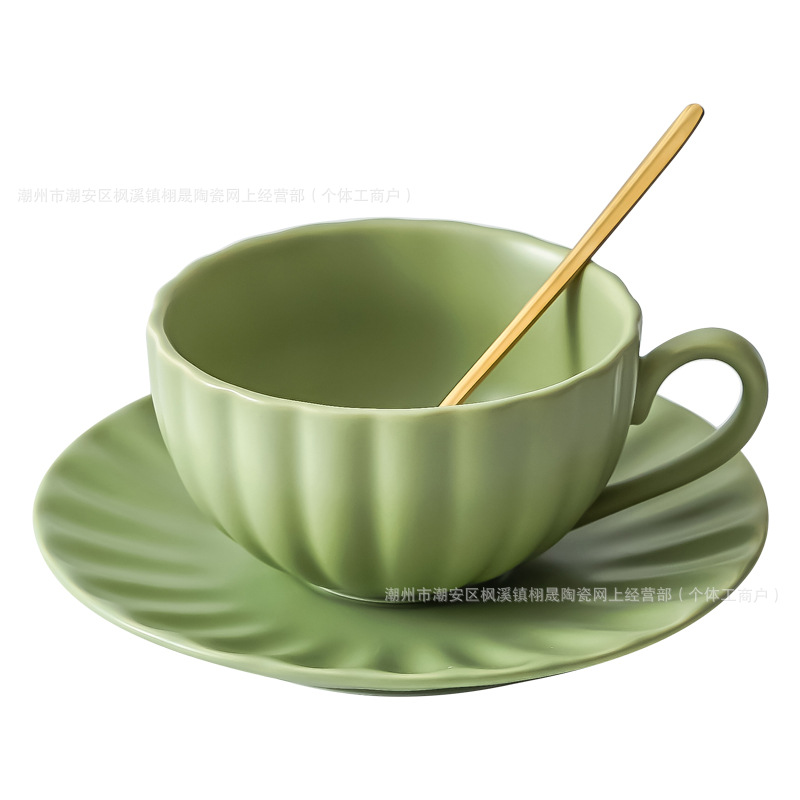 Taza de café de cerámica de alto valor facial y plato, set de taza de té de la tarde, taza de té de flores, taza de café especial para lattes, platos