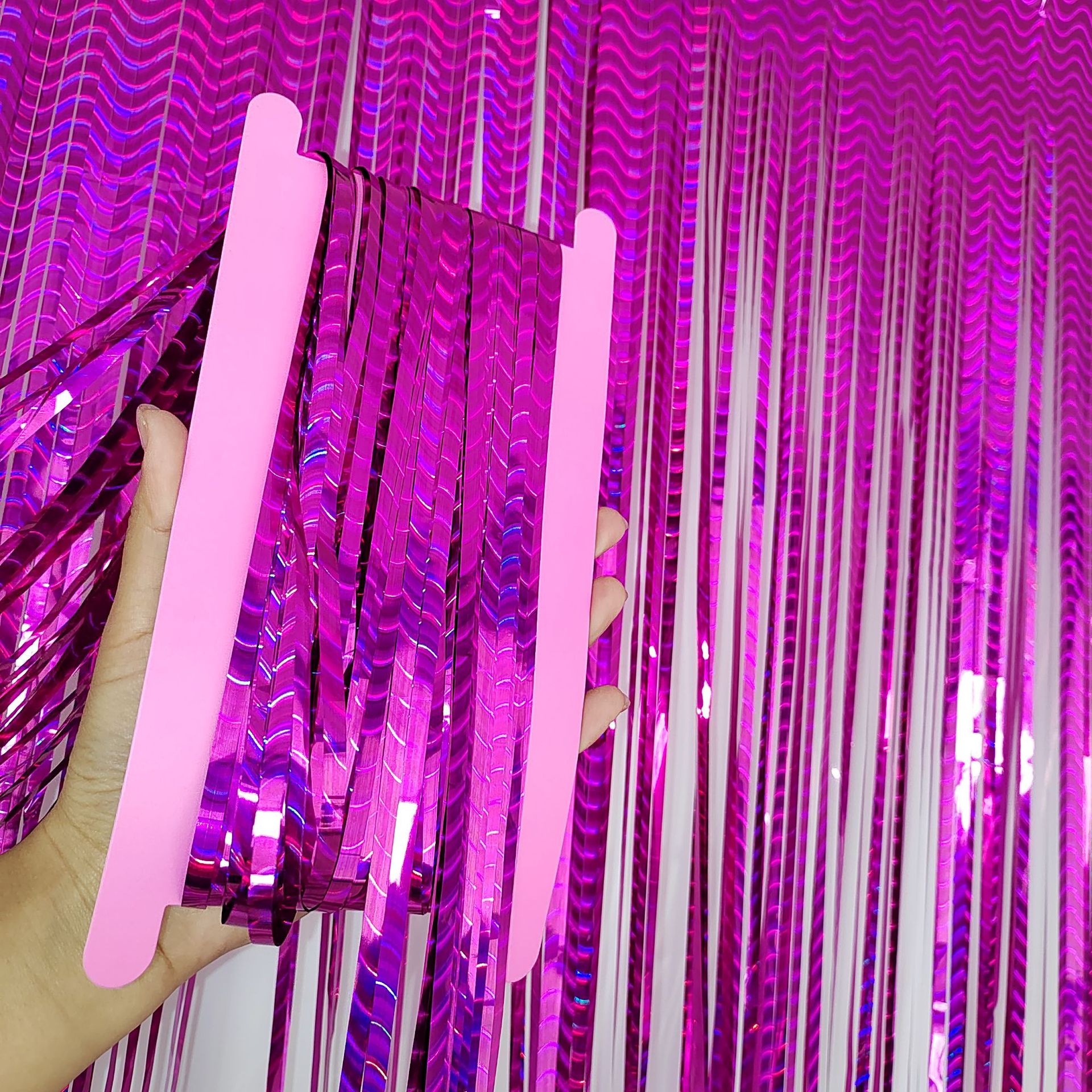 Cortina de seda de lluvia personalizada sitio de fiesta props decoración de fondo de fiesta de cumpleaños cortina de puerta de seda de lluvia ondulada láser