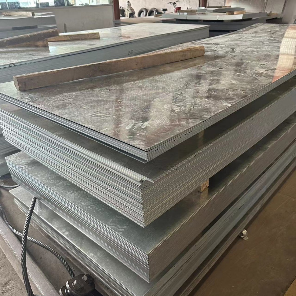 合肥荣皖物资仓库供应马钢镀锌钢板 热轧钢板 加厚花纹板 无花镀