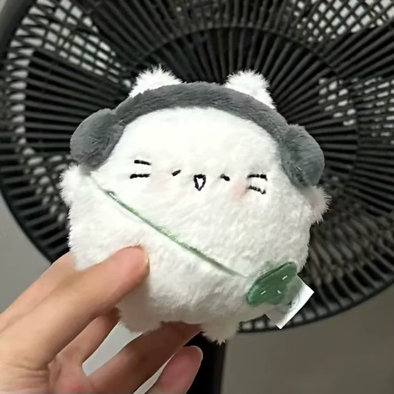 Плюшевая подвеска-брелок «Котёнок» с клевером, мягкая мини-игрушка, 0,01 кг