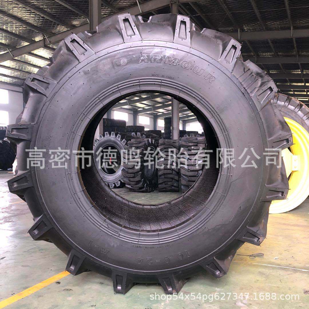 Suministro de dos neumáticos ocupados 16.9-24 neumáticos de maquinaria de ingeniería 18.4-26