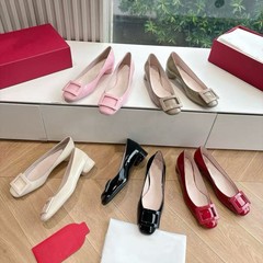 25春夏の経典の方は通勤します。