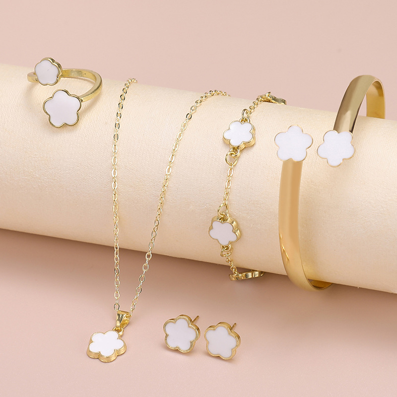 White five-piece set