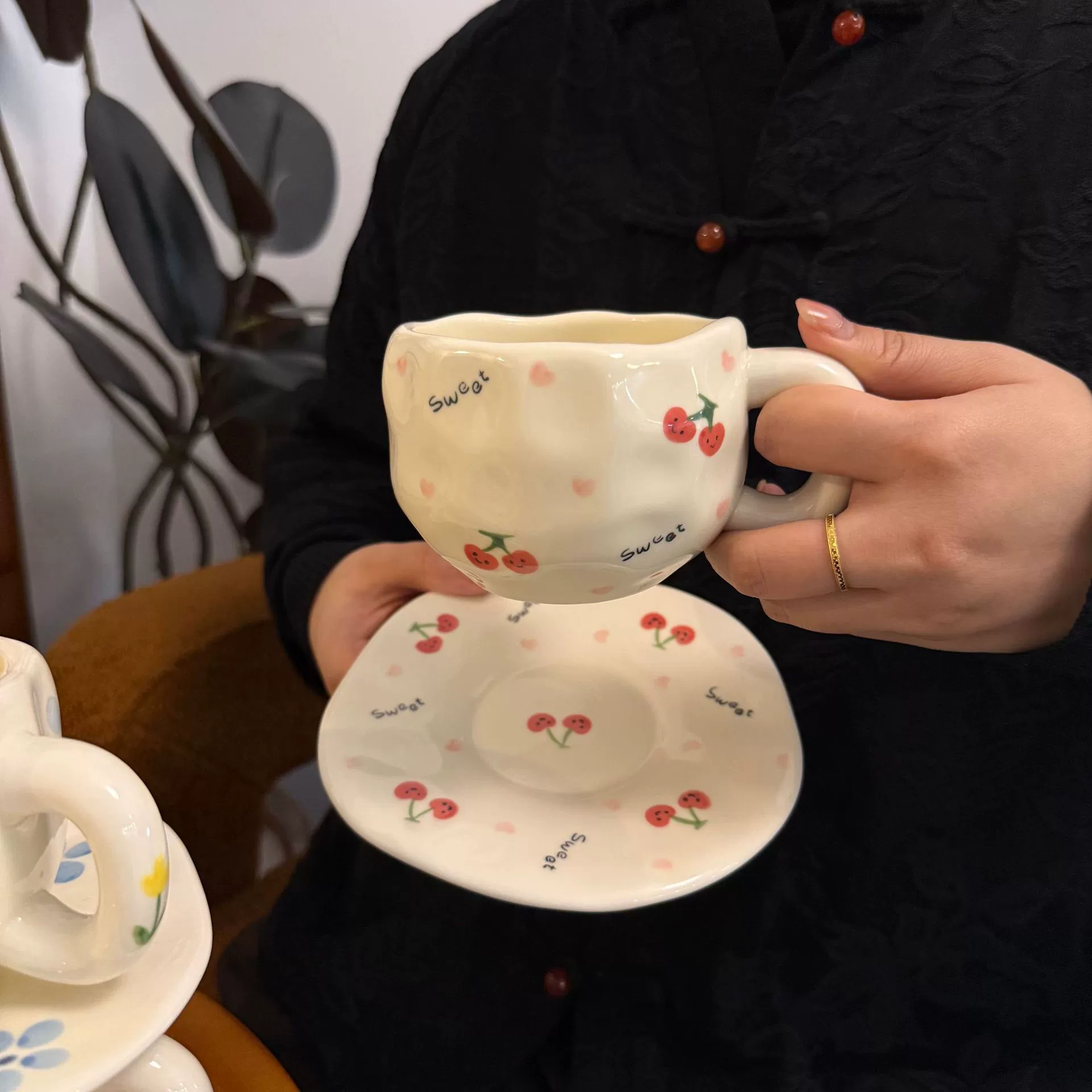 Ceramic coffee cup set INS Japanese retro, hand-painted irregular saucer, vintage style
