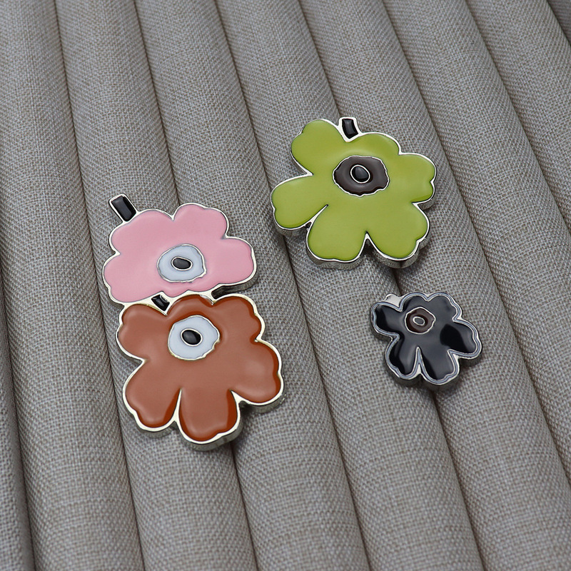 Finland Marmkokioskunik Small Flower Brooch Badge Three-Piece Set Hat Bag Clothing Accessories