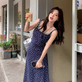 假两件碎花吊带连衣裙子女夏季2025新款法式绝美气质海边度假长裙
