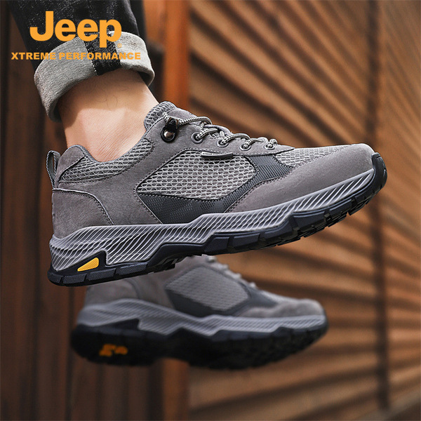 Lightweight casual footwear for leisure