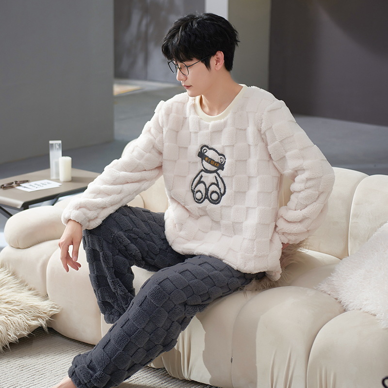 Winter Coral Velvet Long-Sleeved Pajamas for Men, Warm and Velvet Thickeneded High-End New Cartoon Young and Middle-Aged Men's Suits