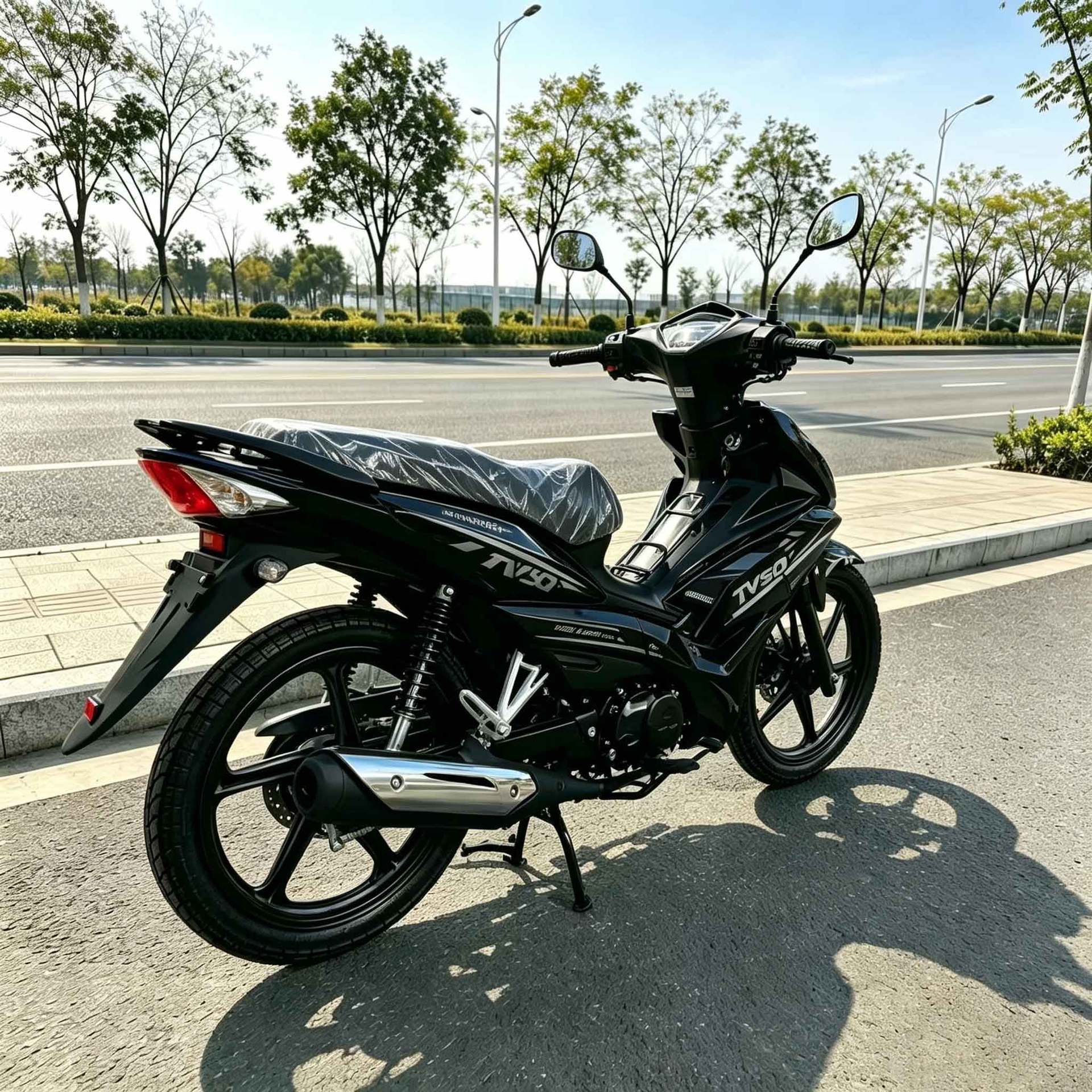 Brand New Curved Beam Two-Wheeled Fuel-Powered Motorcycle, Factory Direct Price, Durable, Low Fuel Consumption, High Cost Performance for African Transportation