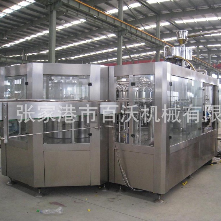 [厂家] DGZ系列含气饮料等压灌装三合一机组