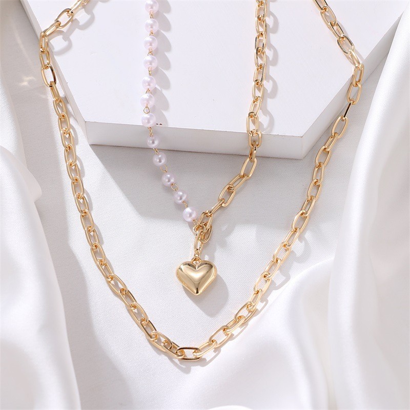 Creative geometric pendant heart-shaped