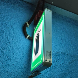 交通信号系统;交通警示灯;道钉