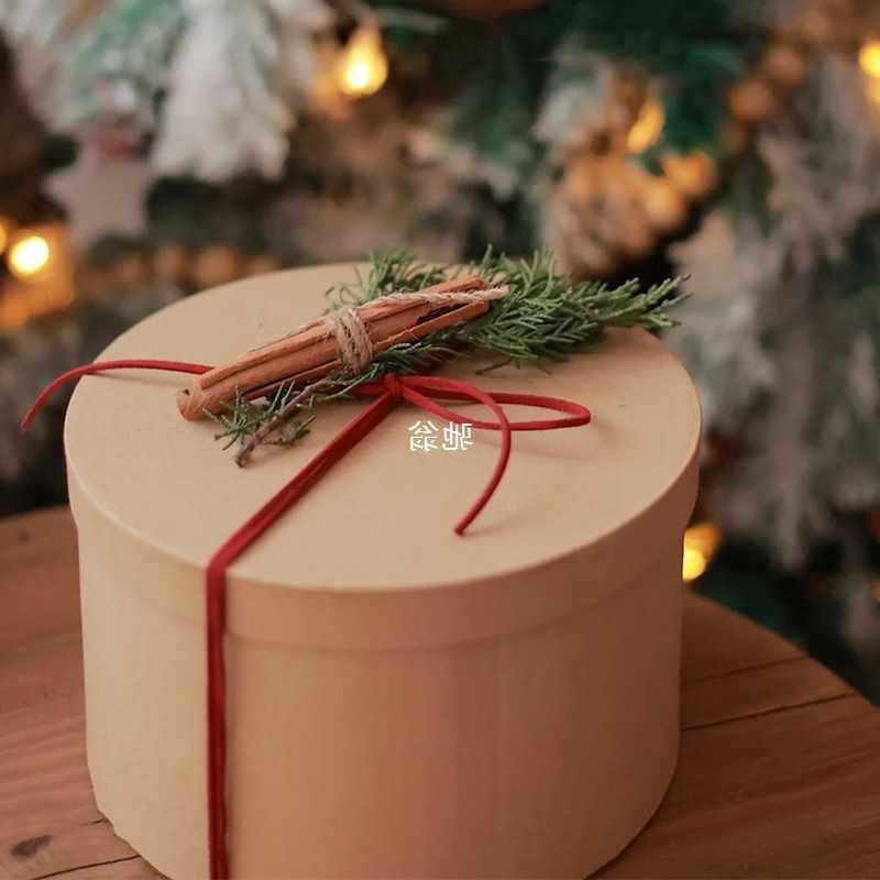 鲜铵椭圆形牛皮纸盒小红书伴手礼盒风饼干盒糖果盒烘培