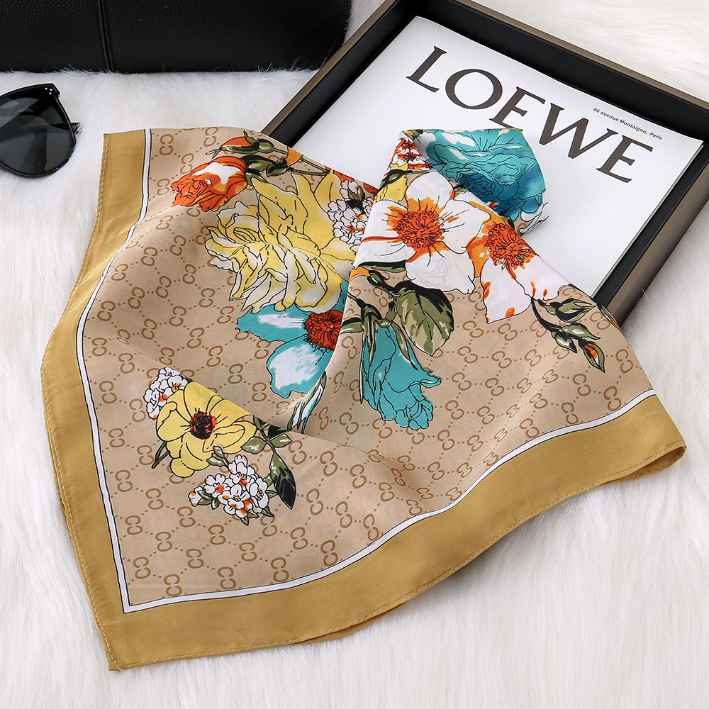 Primavera y otoño explosión impresa bufandas cuadradas retro flores antiguas bufandas ligeras de lujo de alto nivel bufandas de seda simuladas