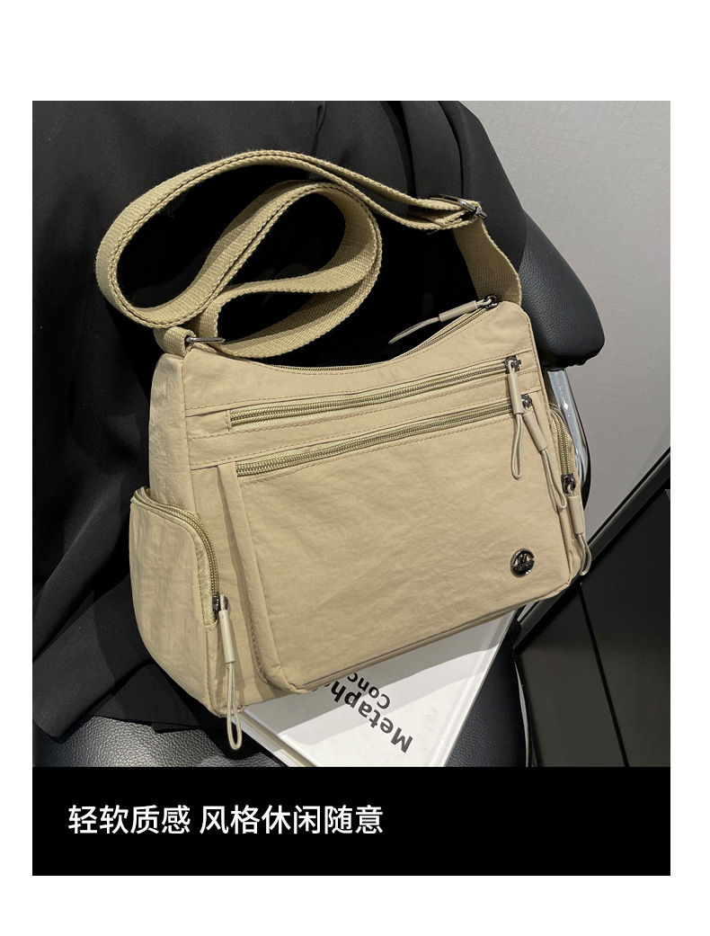 New travel bags: Fashionable crossbody bag for women, nylon large-capacity travel single-shoulder bag for women to work and commute undefined