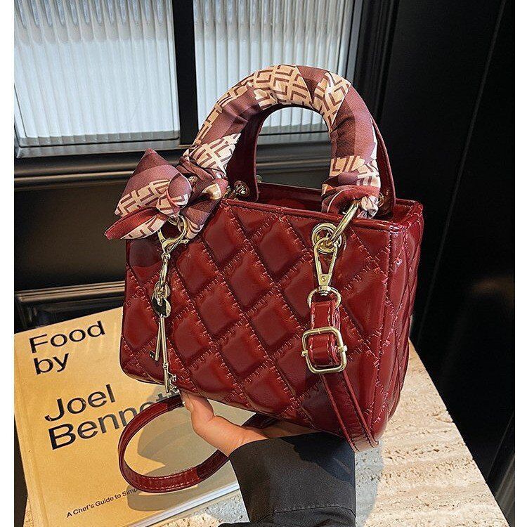Cross-Border Export Small Bag 2025 New Women's Bag European and American Fashion Princess Diana Bag Small Fragrant Style Single Shoulder Crossbody Bag Bag Cross-Border Export Small Bag 2025 New Women's Bag European and American Fashion Princess Diana Bag Small Fragrant Style Single Shoulder Crossbody Bag Bag