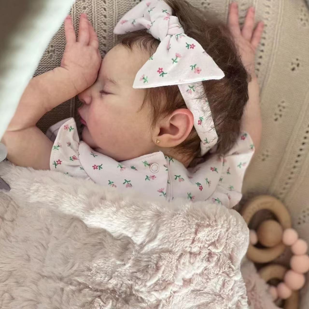 Hable con estampado NPK de 19 pulgadas muñeca de simulación hecha a mano Laura para regalar juguetes navideños para niños