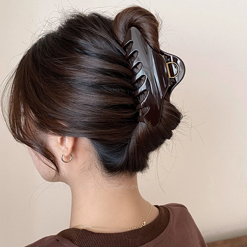 U-shaped spring brown trumpet
