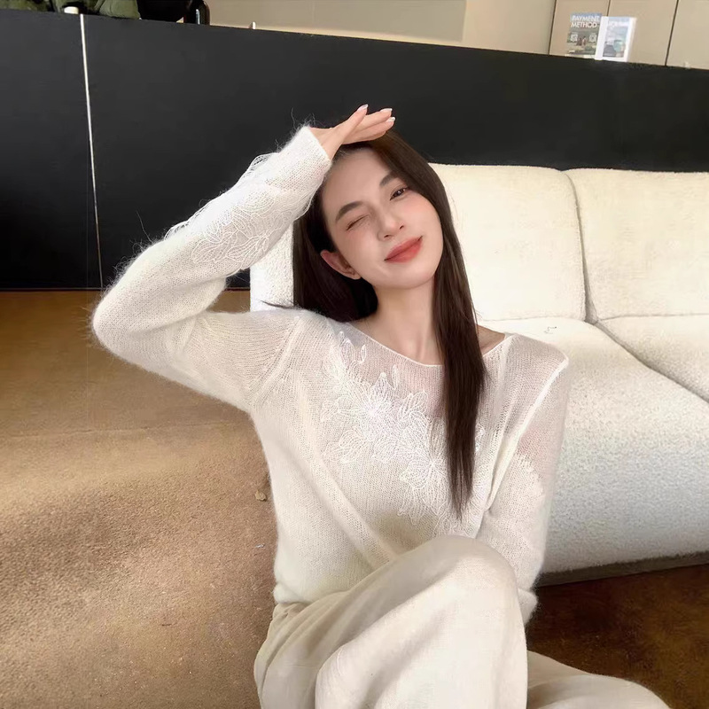 Nanyou Original Design High-End Women's Alpaca Wool Off-Shoulder Sweater Knitwear Elegant Hollow-Out Top for Winter